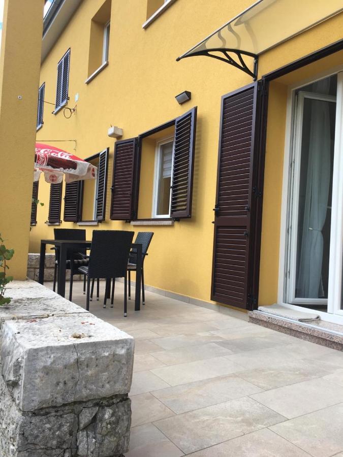 L Apartment Raša Exterior foto
